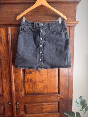 Old Navy black denim mini skirt with button front and pockets